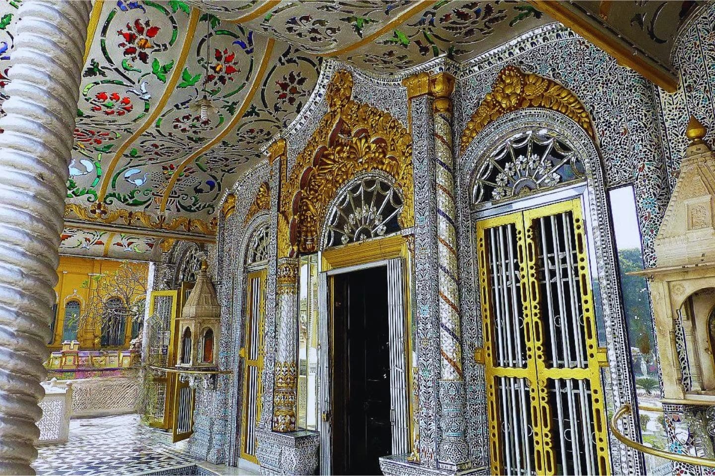 Kanch Ka Mandir (Jain Glass Temple)