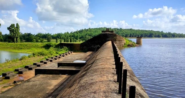Deras Dam